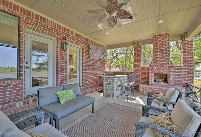 Dock & Game Room: Alvarado Lake Getaway!