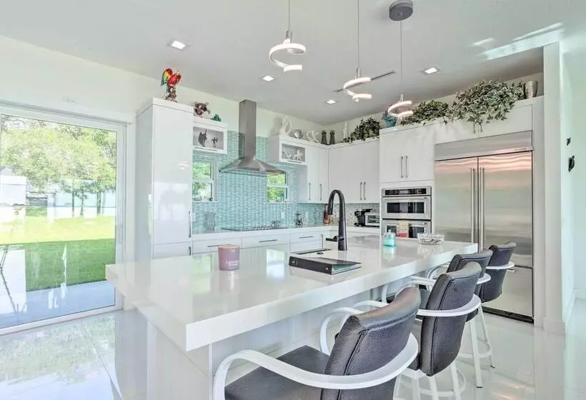 Sleek Fort Pierce Vacation Rental W/ Private Dock!