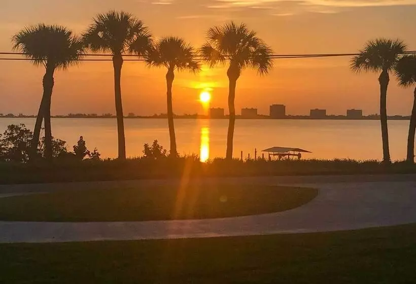 Sleek Fort Pierce Vacation Rental W/ Private Dock!