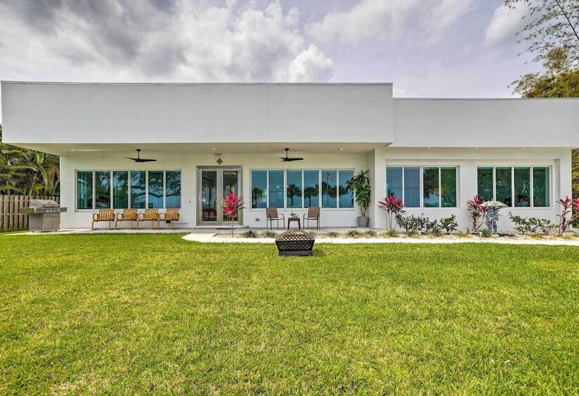 Sleek Fort Pierce Vacation Rental W/ Private Dock!
