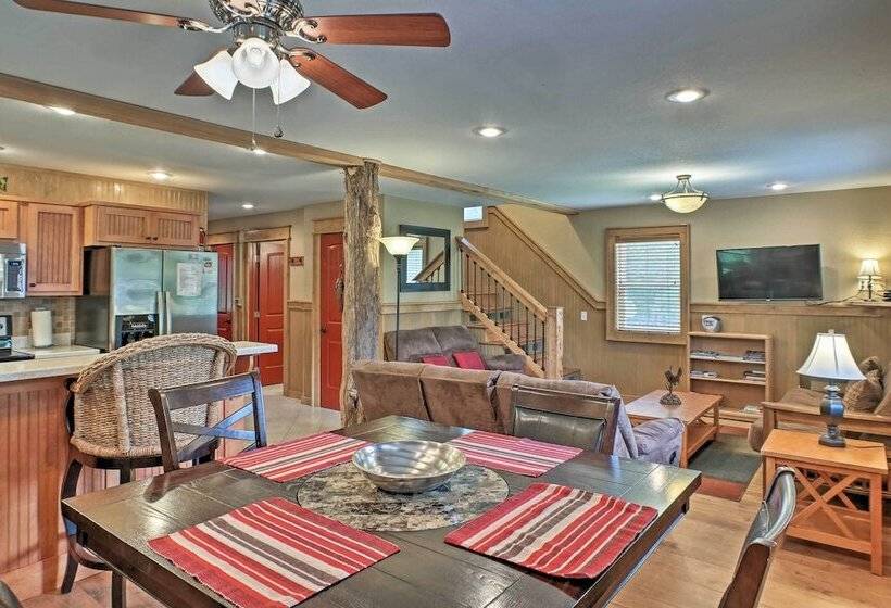 Guntersville Cabin W/ Fire Pit & Covered Porch