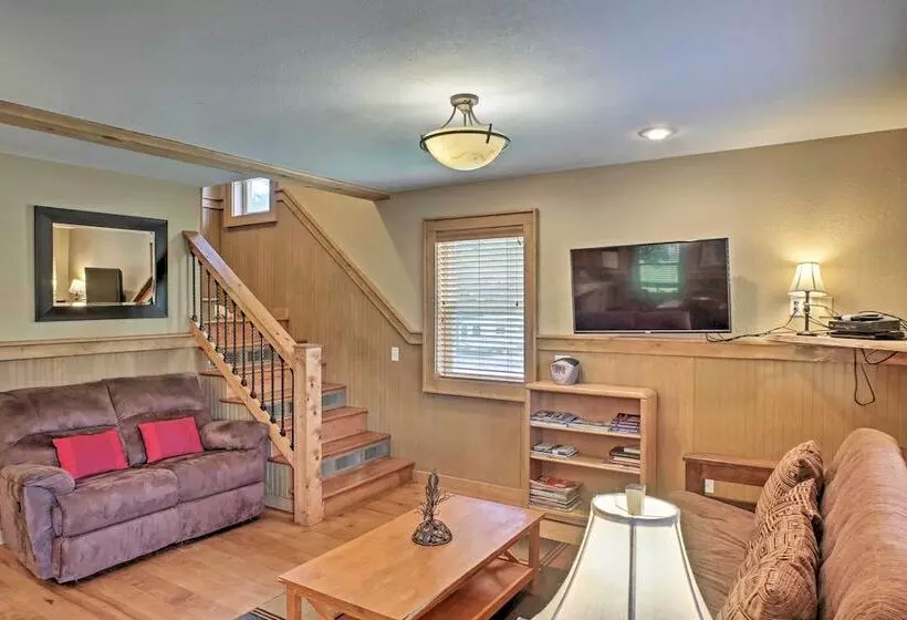 Guntersville Cabin W/ Fire Pit & Covered Porch