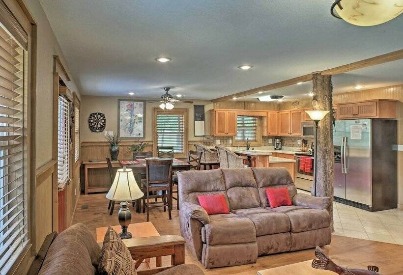 Guntersville Cabin W/ Fire Pit & Covered Porch