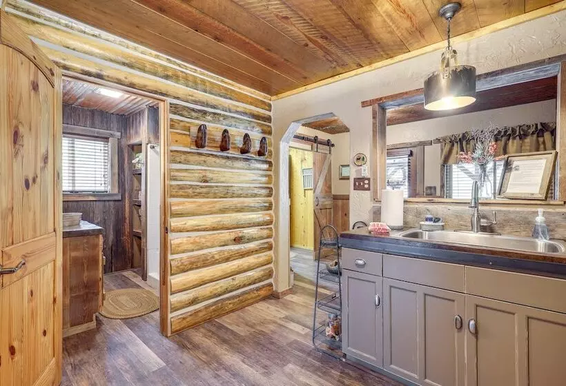 Jemez Springs Cabin W/ Stunning Mtn Views!