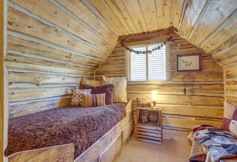 Jemez Springs Cabin W/ Stunning Mtn Views!