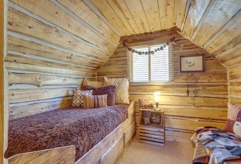 Jemez Springs Cabin W/ Stunning Mtn Views!