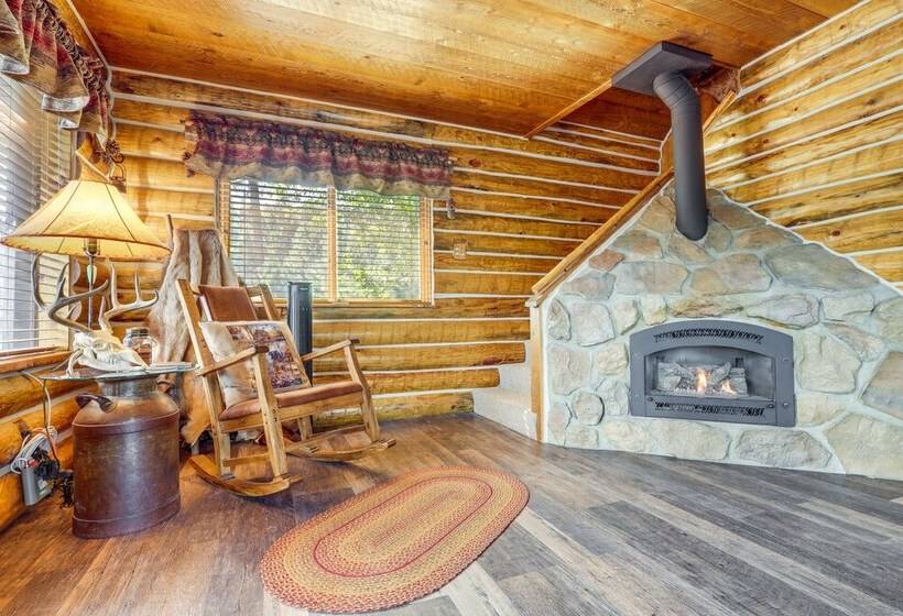 Jemez Springs Cabin W/ Stunning Mtn Views!