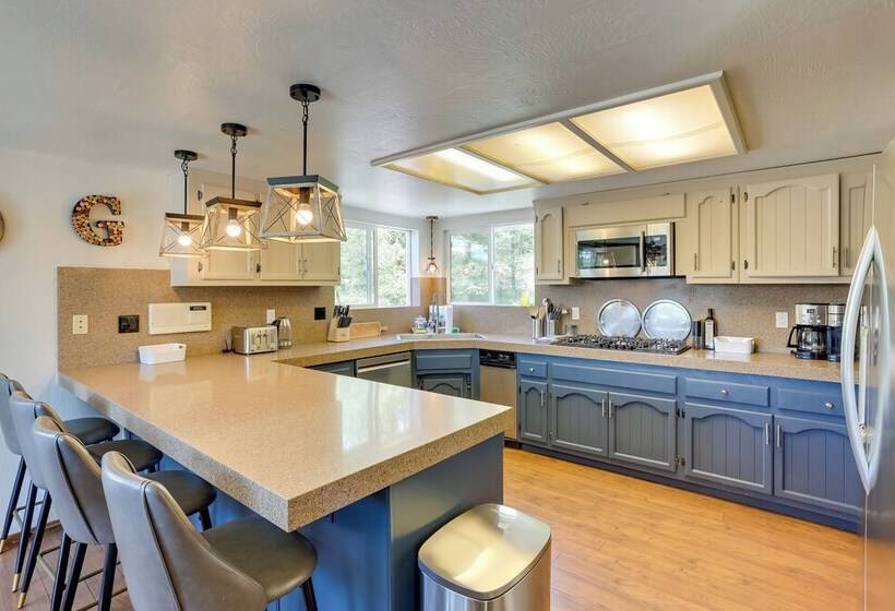 Lake Arrowhead Vacation Home W/ Decks & Grill!