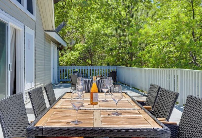 Lake Arrowhead Vacation Home W/ Decks & Grill!