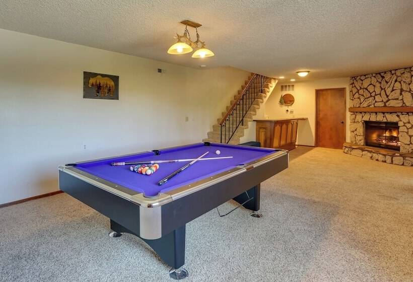 Lake Arrowhead Vacation Home W/ Decks & Grill!