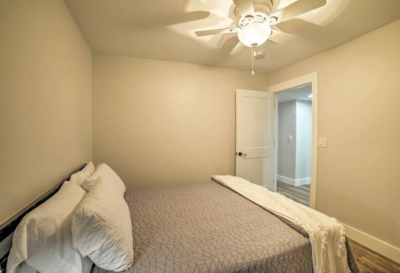 Lake Barkley Waterfront Home W/ Deck & Boat Dock!