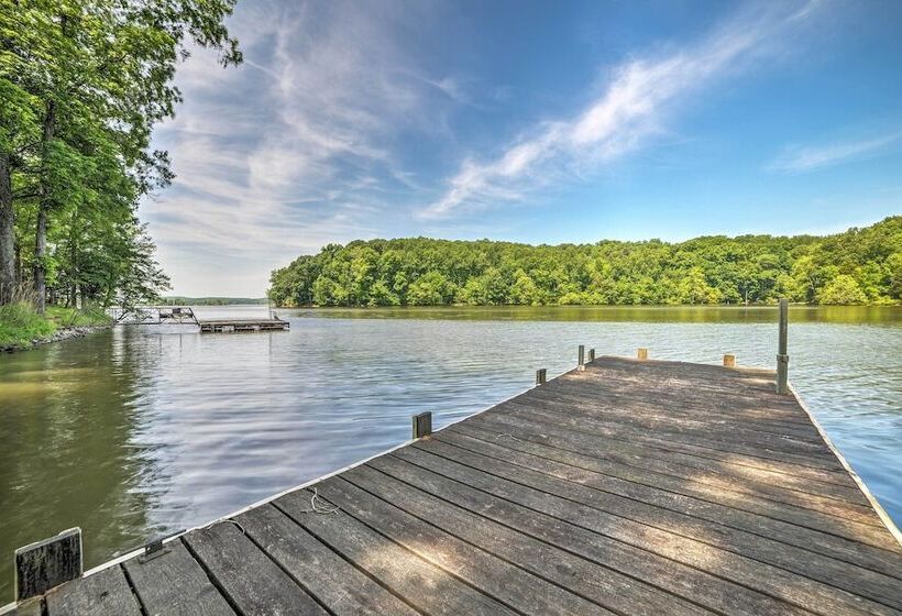 Lake Barkley Waterfront Home W/ Deck & Boat Dock!