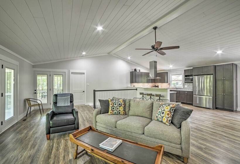 Lake Barkley Waterfront Home W/ Deck & Boat Dock!