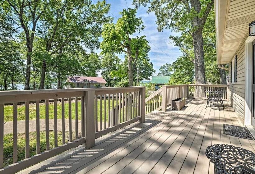 Lake Barkley Waterfront Home W/ Deck & Boat Dock!