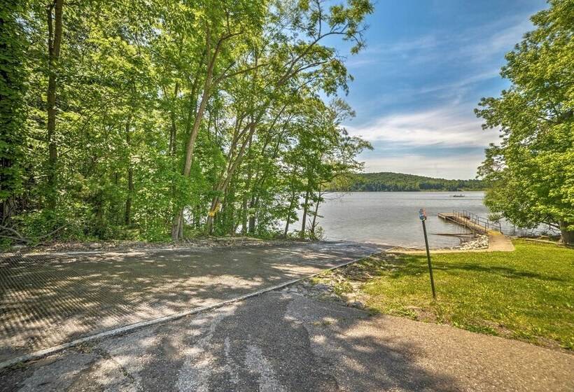 Lake Barkley Waterfront Home W/ Deck & Boat Dock!