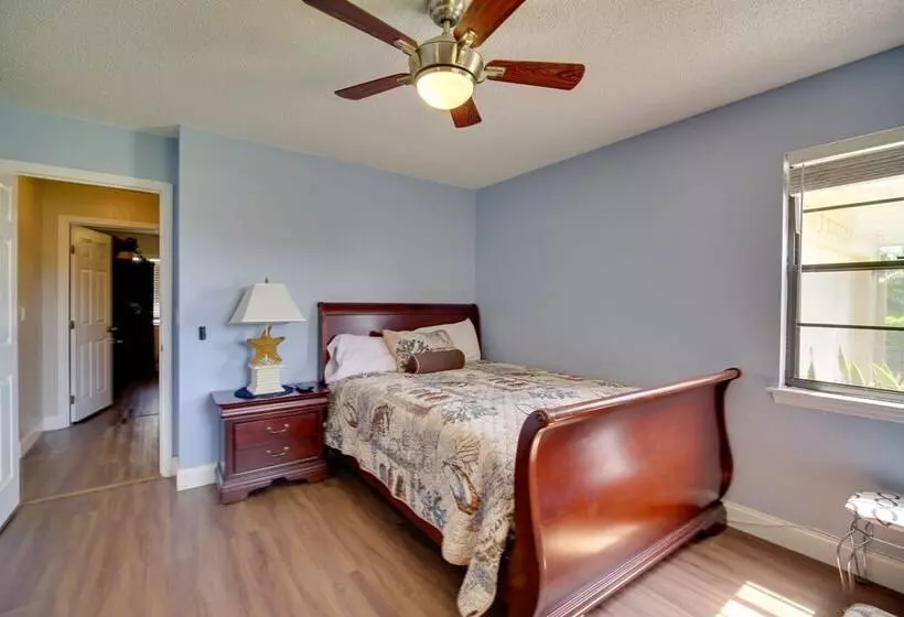 Lakewood Park Retreat On Fairway   4 Mi To Beach!