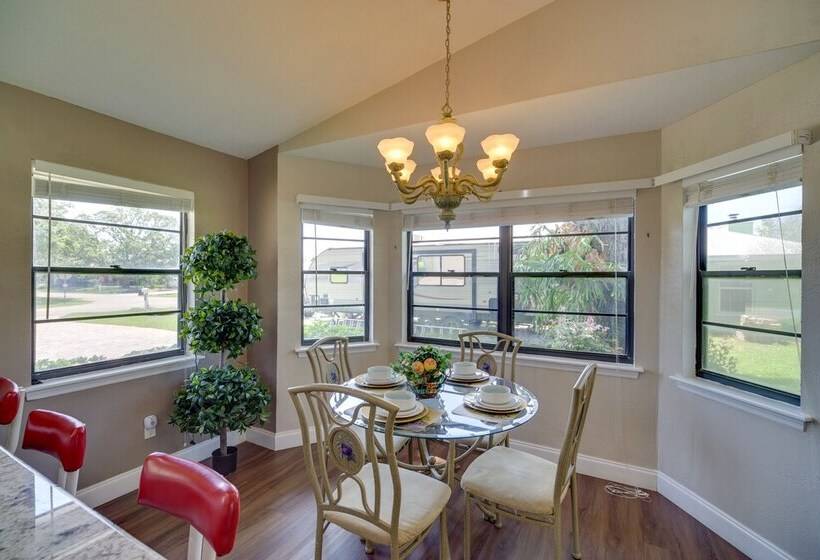 Lakewood Park Retreat On Fairway   4 Mi To Beach!