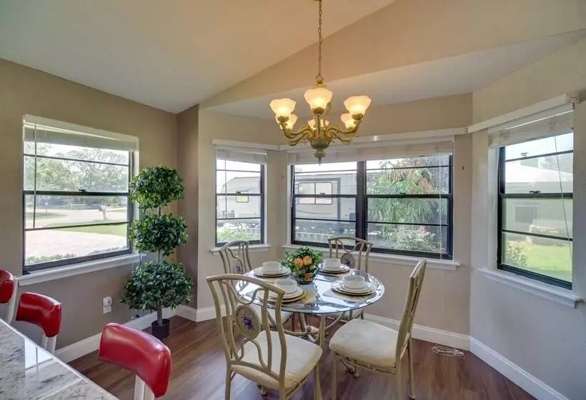 Lakewood Park Retreat On Fairway   4 Mi To Beach!