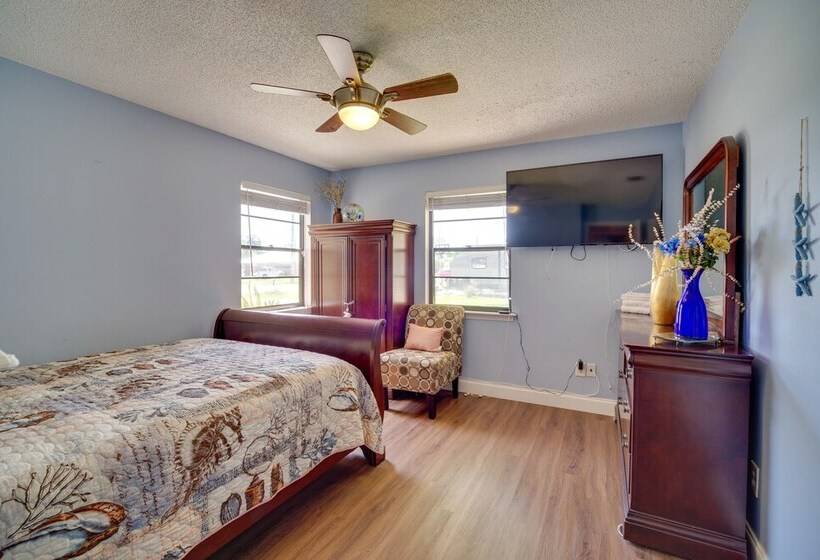 Lakewood Park Retreat On Fairway   4 Mi To Beach!