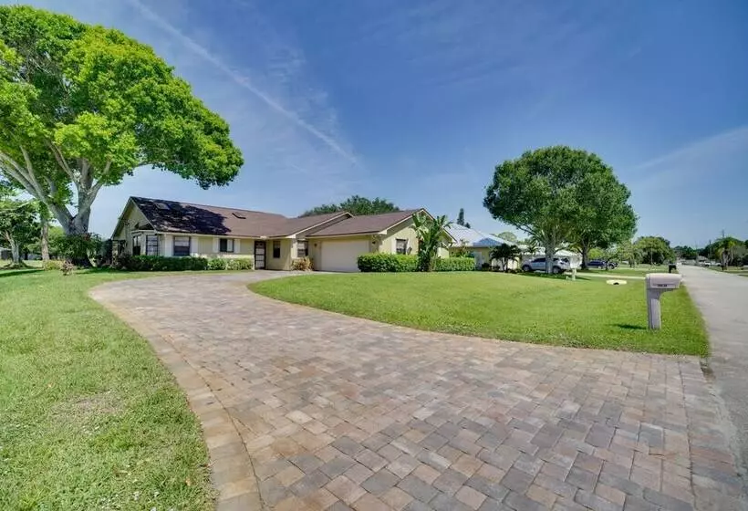 Lakewood Park Retreat On Fairway   4 Mi To Beach!