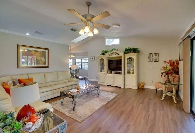 Lakewood Park Retreat On Fairway   4 Mi To Beach!