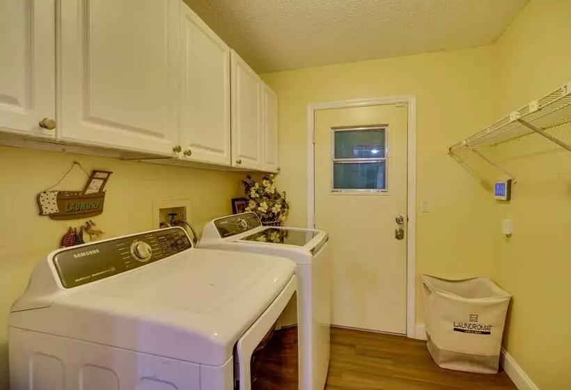 Lakewood Park Retreat On Fairway   4 Mi To Beach!