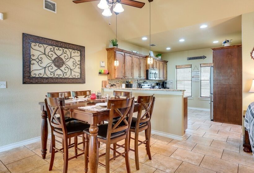 Lodge At Rocky Creek  W/ Private Hot Tub & Yard!