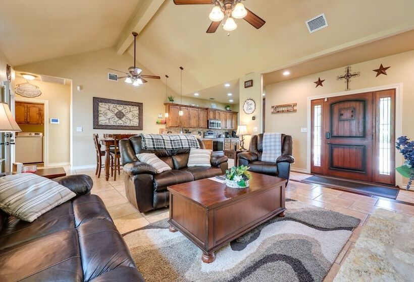 Lodge At Rocky Creek  W/ Private Hot Tub & Yard!