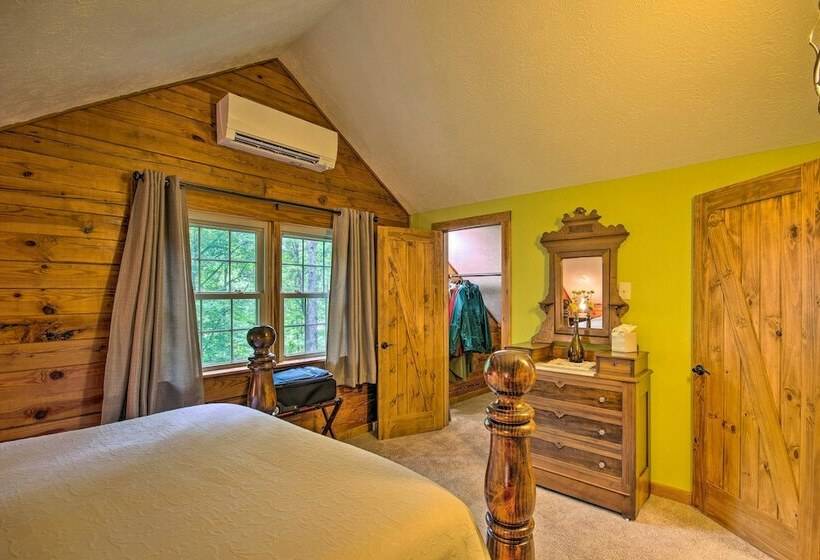 Log Cabin In The Woods W/ Deck, Game Room, Hot Tub