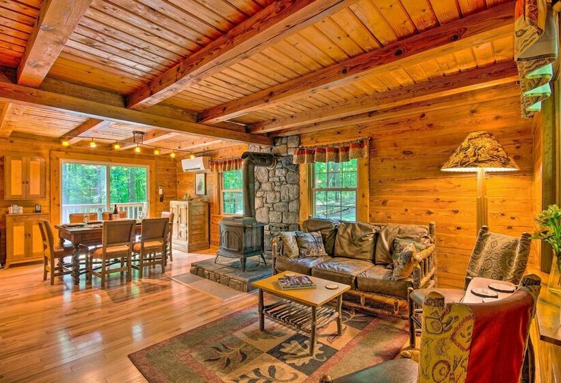 Log Cabin In The Woods W/ Deck, Game Room, Hot Tub