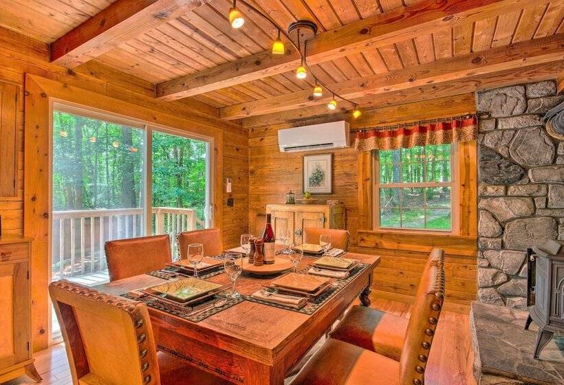 Log Cabin In The Woods W/ Deck, Game Room, Hot Tub