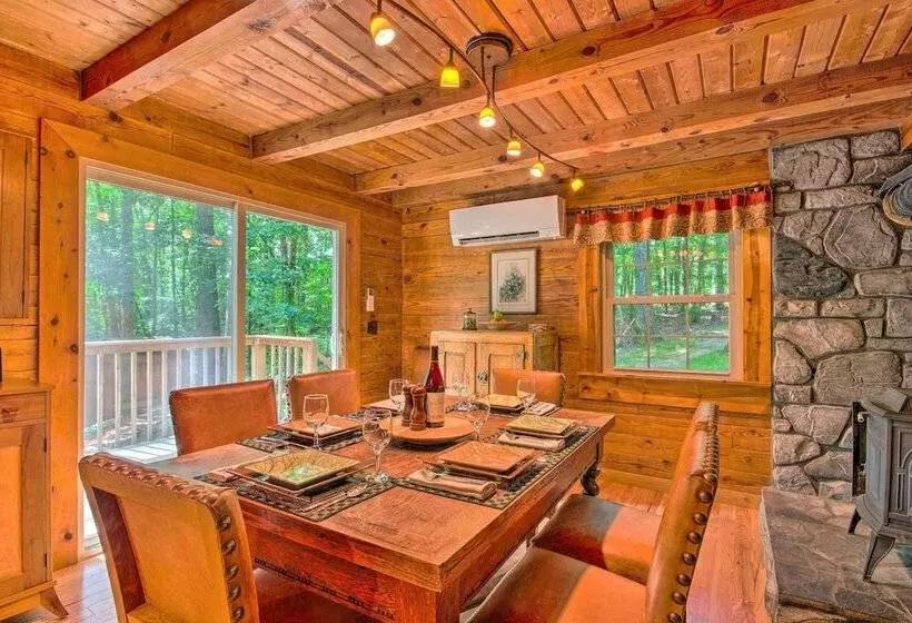 Log Cabin In The Woods W/ Deck, Game Room, Hot Tub