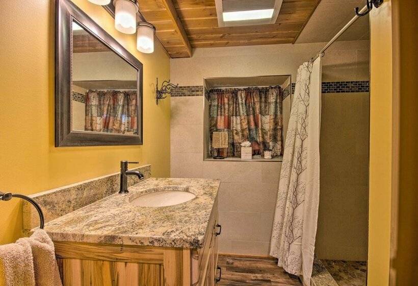 Log Cabin In The Woods W/ Deck, Game Room, Hot Tub