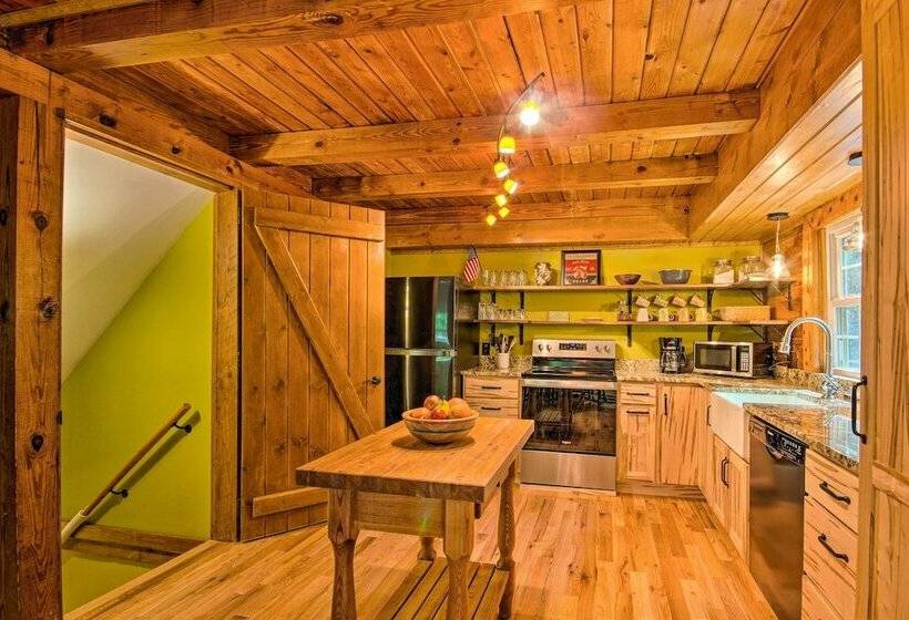 Log Cabin In The Woods W/ Deck, Game Room, Hot Tub