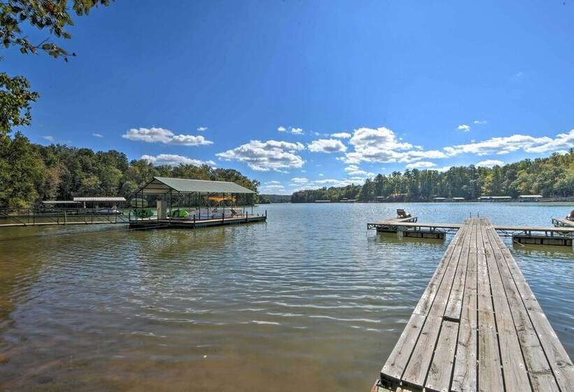 Lovely Lake Hartwell Retreat: Dock, Deck & Grill!