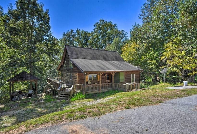 Lovely Lake Hartwell Retreat: Dock, Deck & Grill!