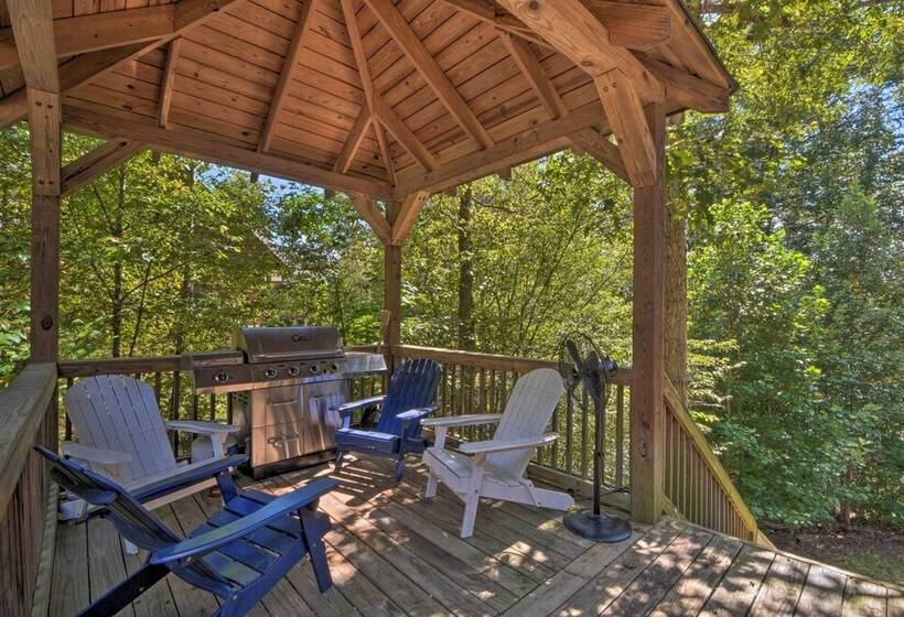 Lovely Lake Hartwell Retreat: Dock, Deck & Grill!