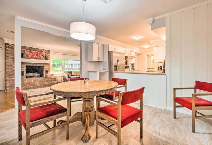 Newly Renovated Little Rock Escape W/ Yard!