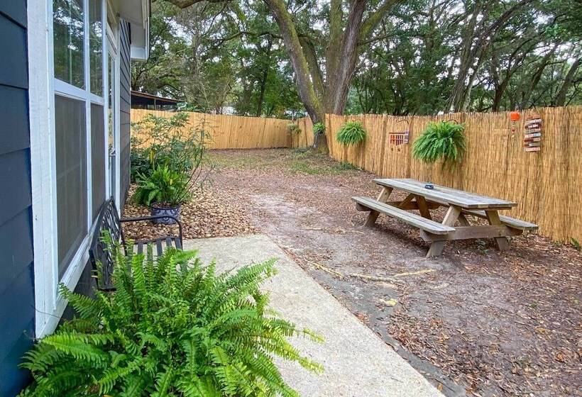 Pet Friendly A Frame Retreat Near Dtwn + Beaches!