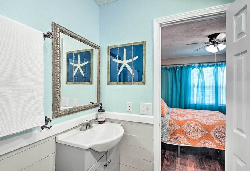 Pet Friendly A Frame Retreat Near Dtwn + Beaches!