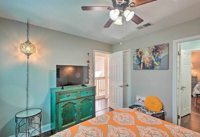 Pet Friendly A Frame Retreat Near Dtwn + Beaches!