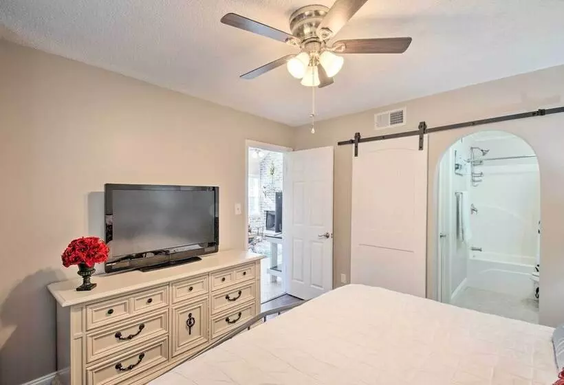 Pet Friendly A Frame Retreat Near Dtwn + Beaches!