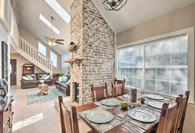 Pet Friendly A Frame Retreat Near Dtwn + Beaches!