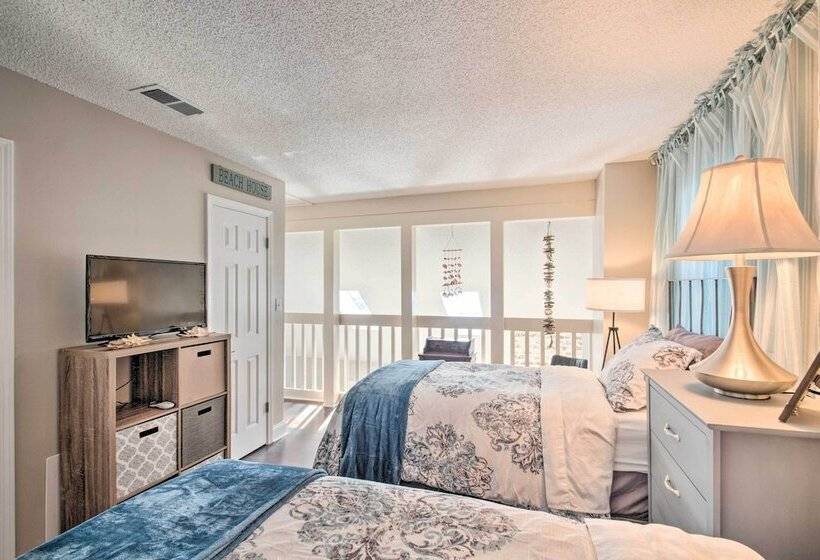 Pet Friendly A Frame Retreat Near Dtwn + Beaches!