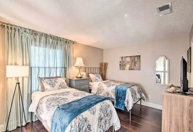 Pet Friendly A Frame Retreat Near Dtwn + Beaches!