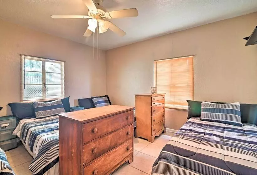 Pet Friendly Auburndale House W/ Lake Views!