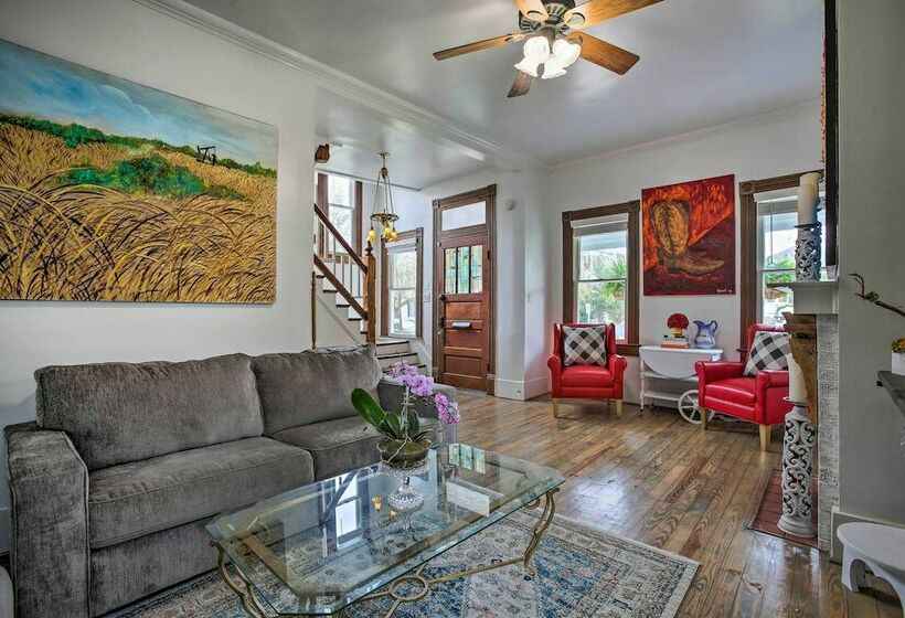 The Art House Home In Galveston Strand District