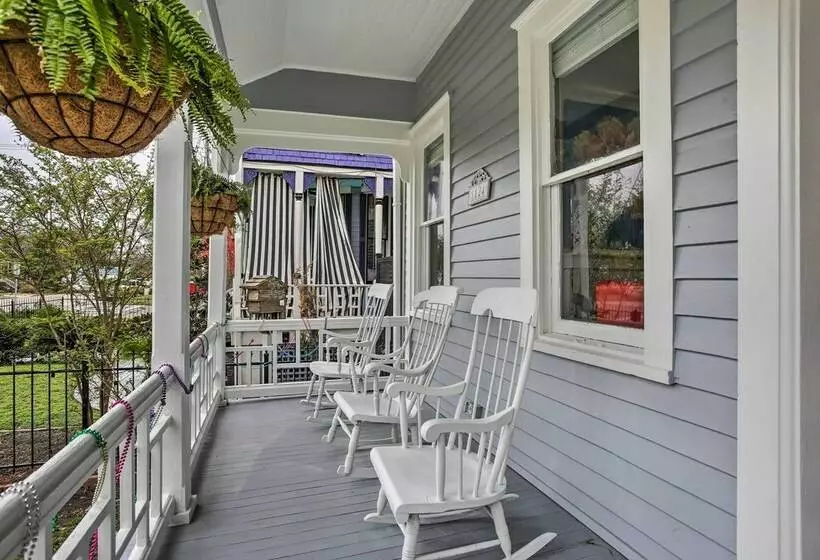 The Art House Home In Galveston Strand District