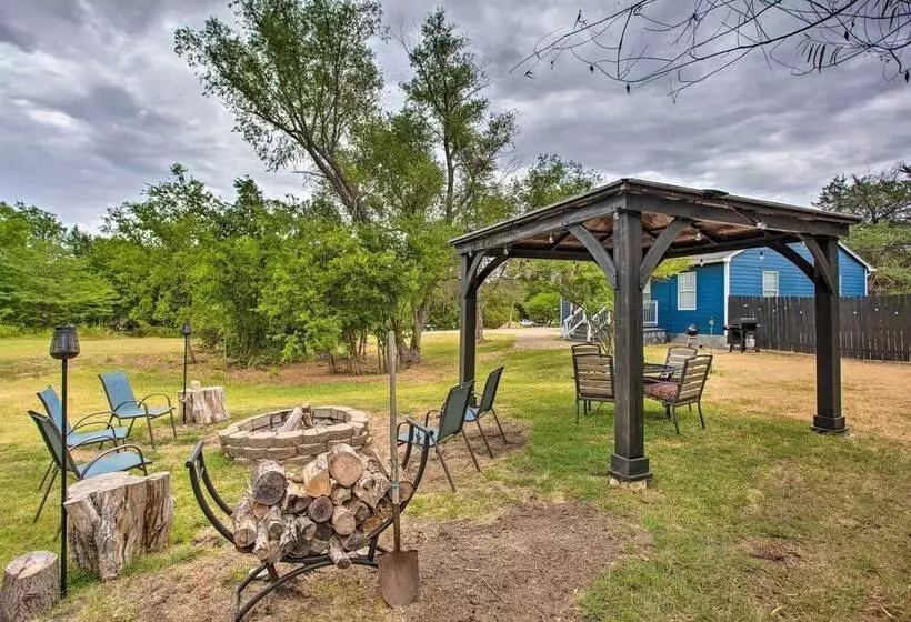 Pottsboro Home W/ Fire Pit < 1 Mi To Lake Texoma!