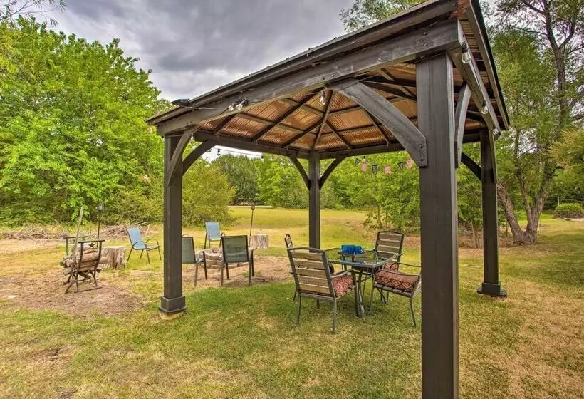 Pottsboro Home W/ Fire Pit < 1 Mi To Lake Texoma!
